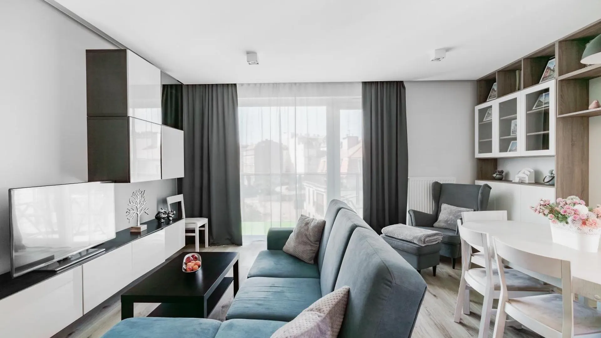 Apartamenty Homely Place Serce Poznania - Stary Rynek - Parking 0*, Poznan